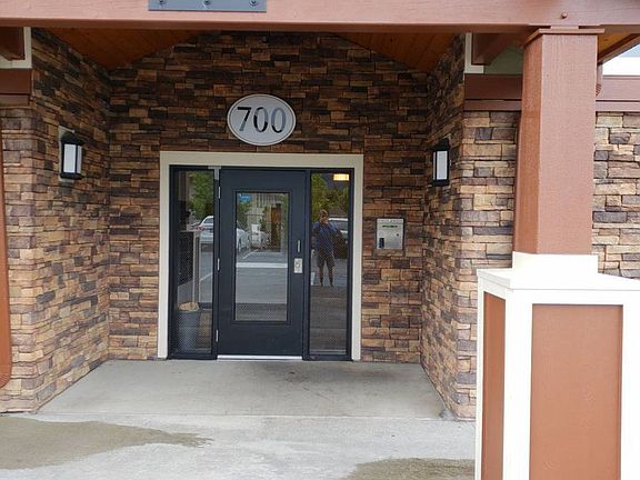2nd image of 700 32nd St #A409