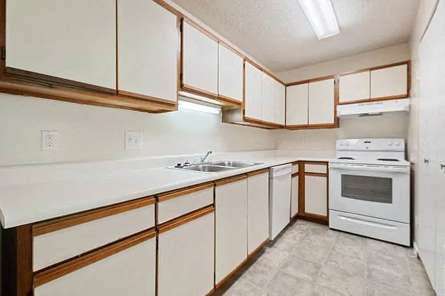The Retreat at Hidden Bay Apartment Homes — Photo 12