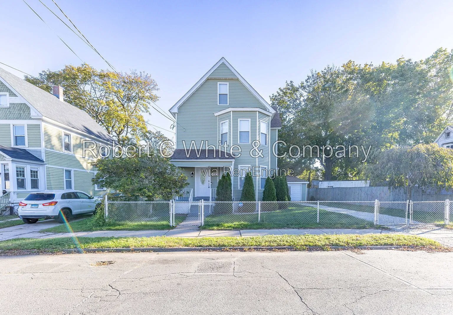 4 bed, 2.0 bath, $2,290 — Photo 1