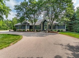 8521 Tigua Ln, Chanhassen, MN 55317