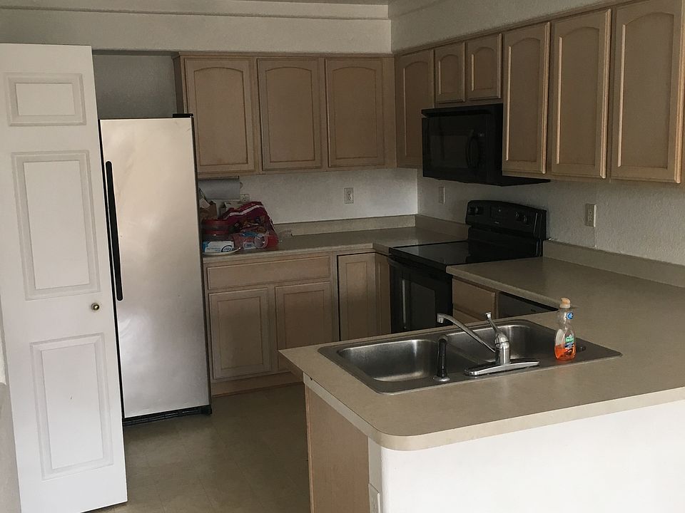 1st image of 21549 E 47th Ave