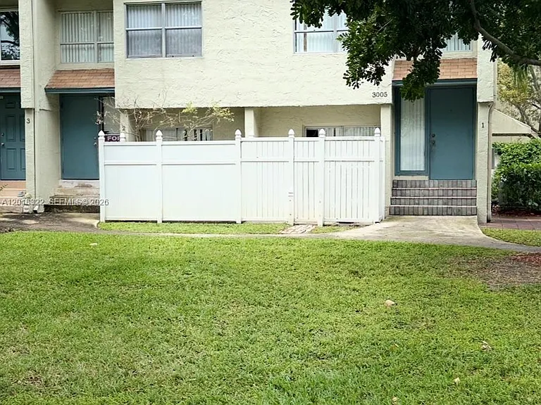 3005 NW 5th Ter #2 — Photo 1