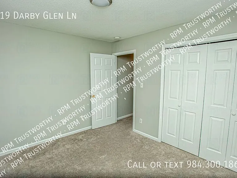 519 Darby Glen Ln — Photo 22