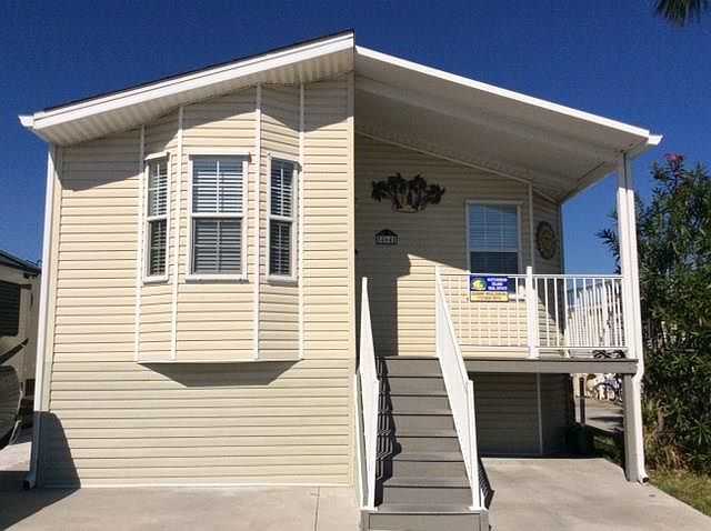 1st image of 864 Nettles Blvd