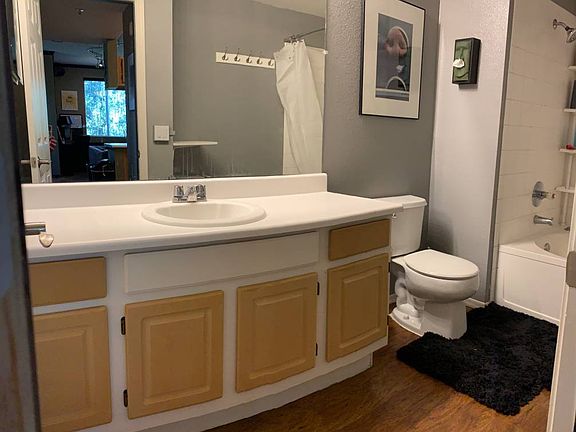 3rd image of 5401 E Van Buren St Unit 3025