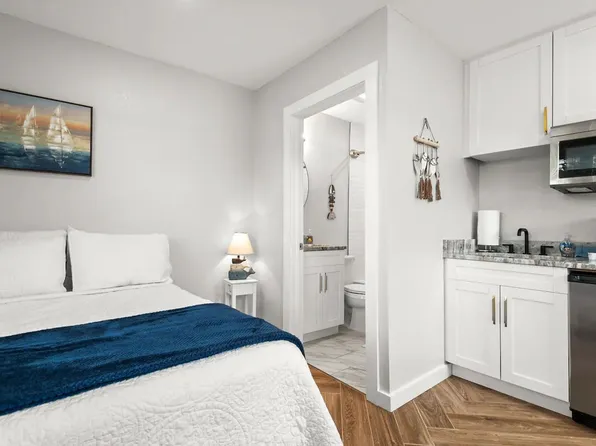 403 Dunedin Rentals LLC