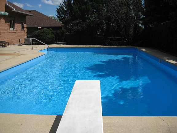 2nd image of 15 Country Manor Ln