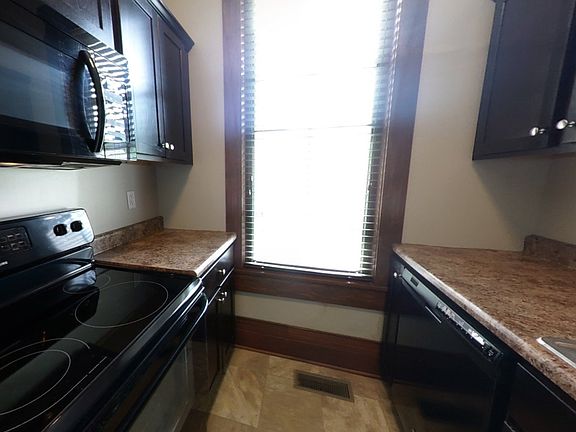 3rd image of 711 South St #3642