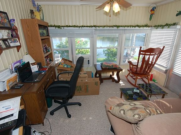 4th image of 115 Redwood Ln N