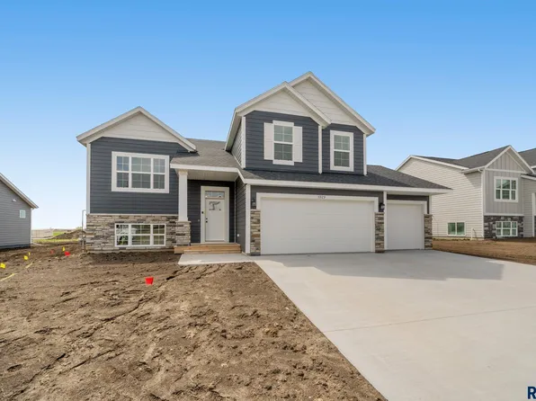 608 Highland St, Harrisburg, SD 57032
