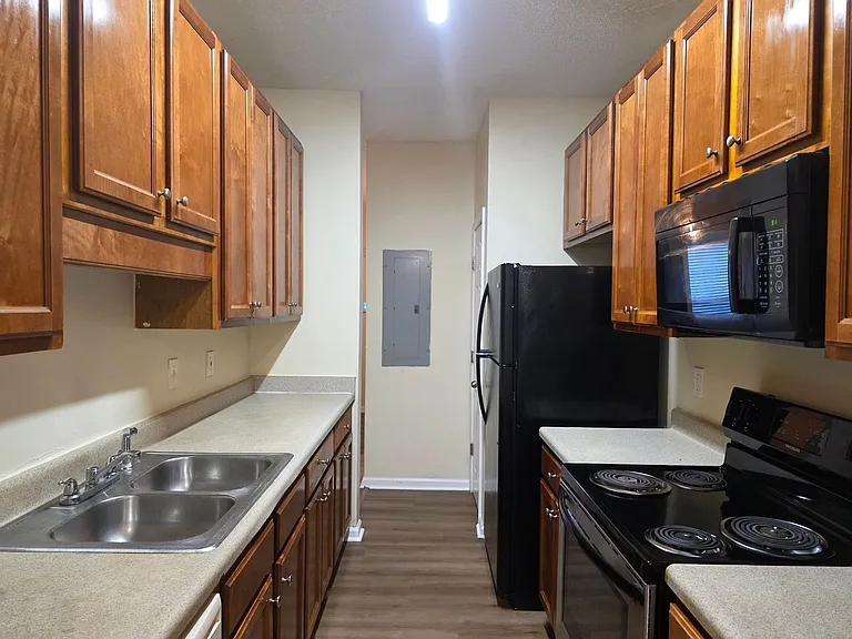 213 Shenandoah Dr — Photo 4
