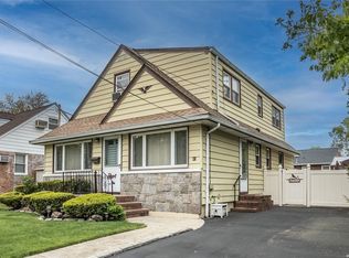 41 Surrey Ln, Valley Stream, NY 11580