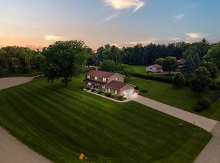 43W151 Chateaugay Ln, Elburn, IL 60119