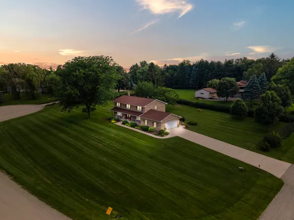 43W151 Chateaugay Ln, Elburn, IL 60119