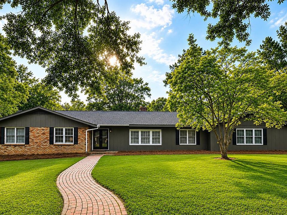 1st image of 1010 Devonwood Dr