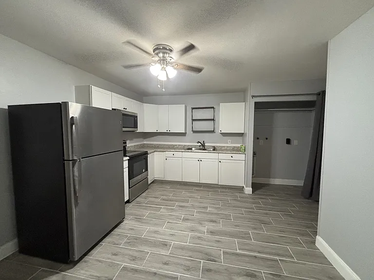 109 S Colorado Ave #A — Photo 6