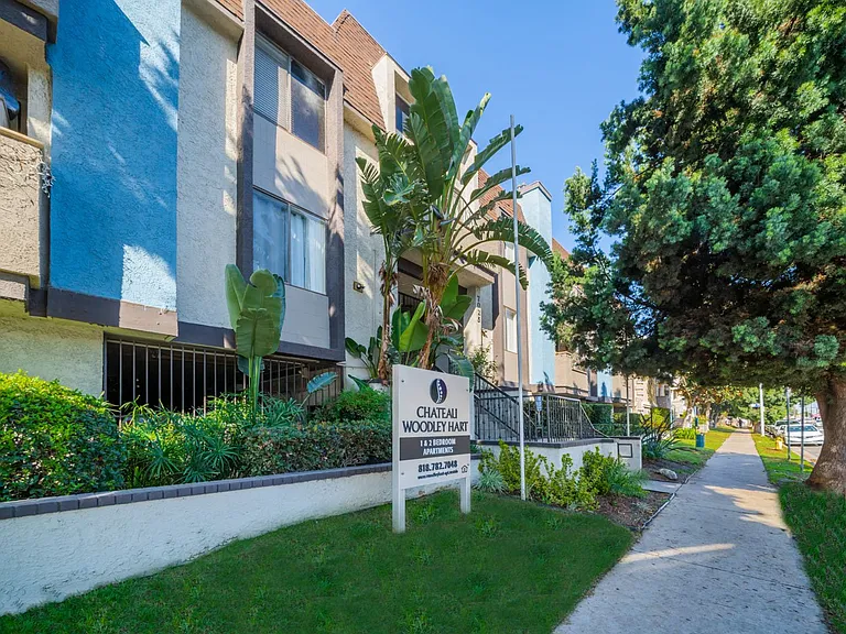 Chateau Woodley Hart Apartments — Photo 12