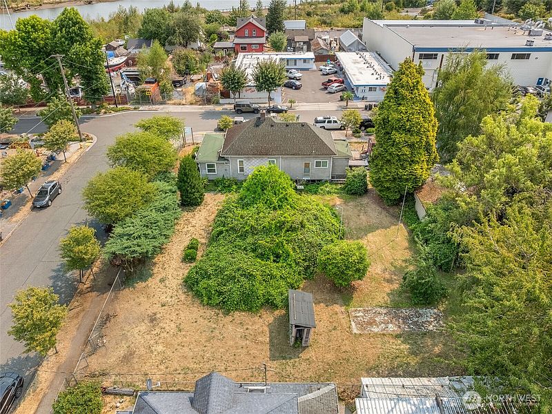 2nd image of 1445 S Cloverdale Street