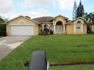 1583 SW Silver Ln, Port Saint Lucie, FL 34953