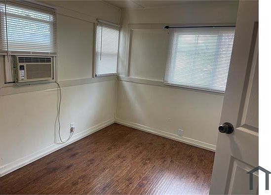 5th image of 309 E Saint John St #1
