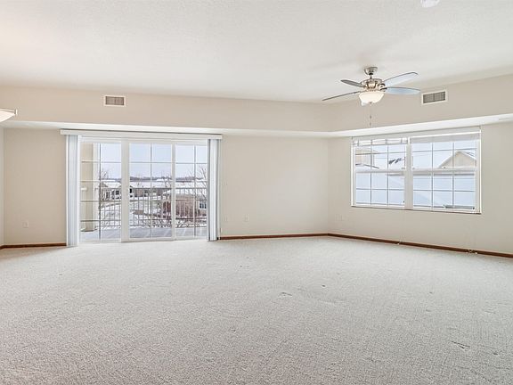 5th image of 600 E Hillcrest Ave Unit 201