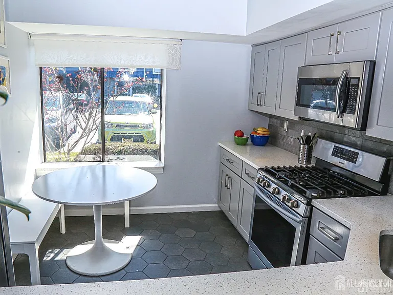 5805 Hana Rd — Photo 20