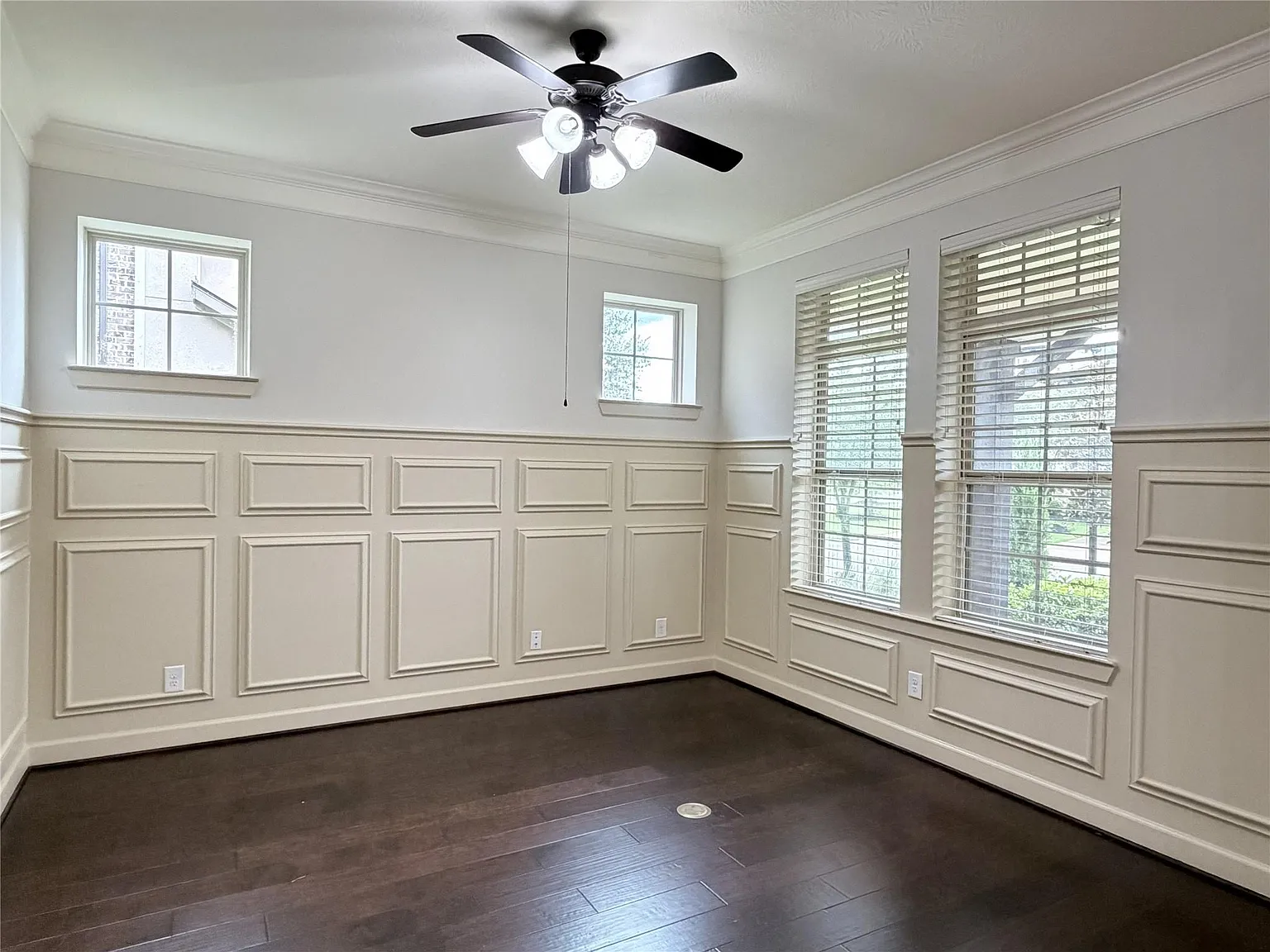 5 bed, 4.5 bath, 4313 sqft, $4,800 — Photo 3