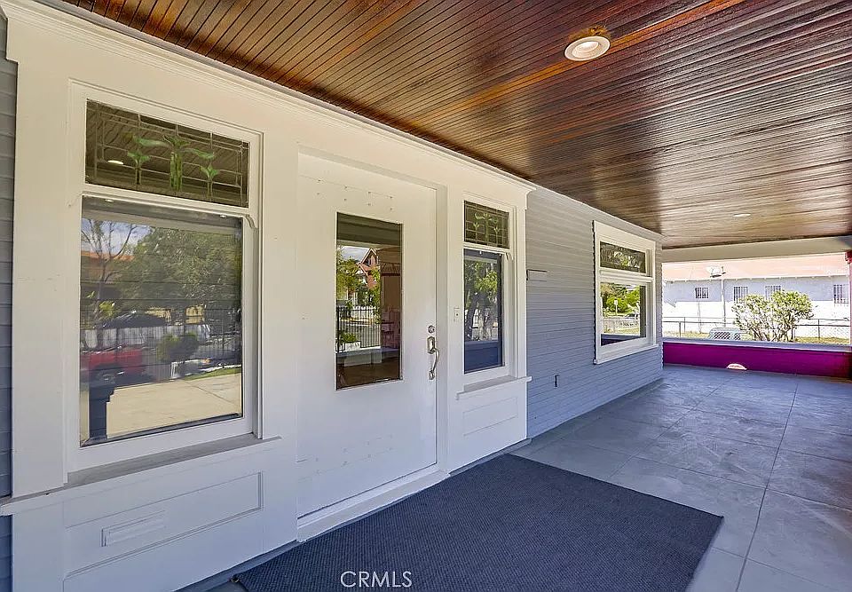 1st image of 2901 Raymond Ave #2901