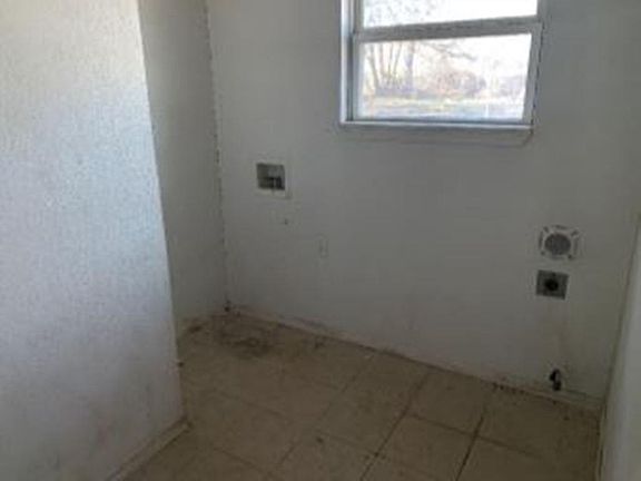 4th image of 3805 E Clyde Ave