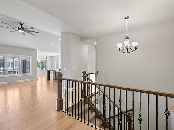 4th image of 1020 Waterford Ln