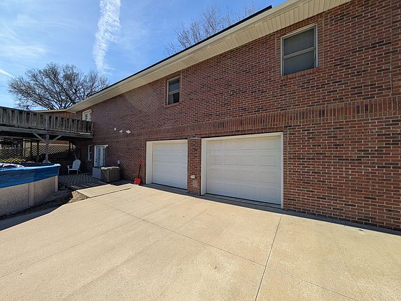 2nd image of 206 Green Tree Rd