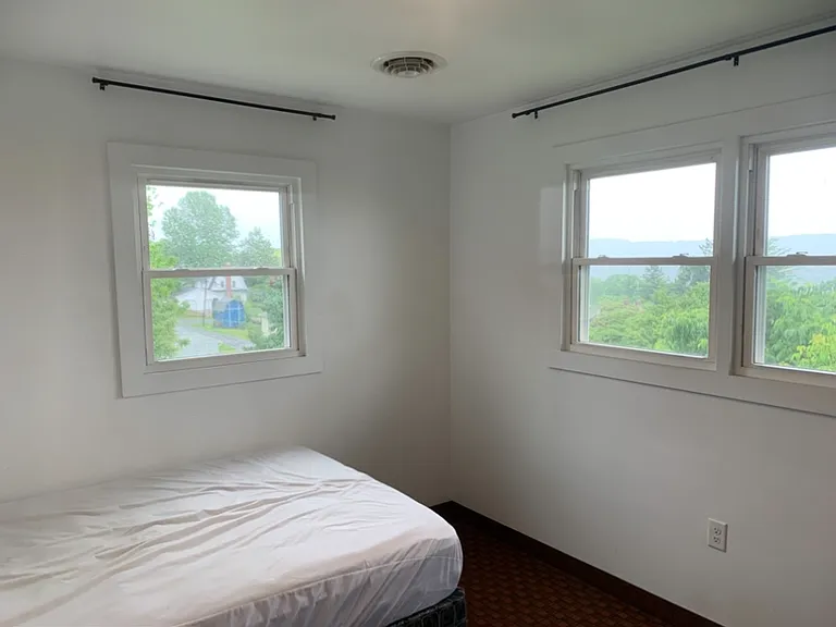 600 E 2nd St #5 — Photo 10