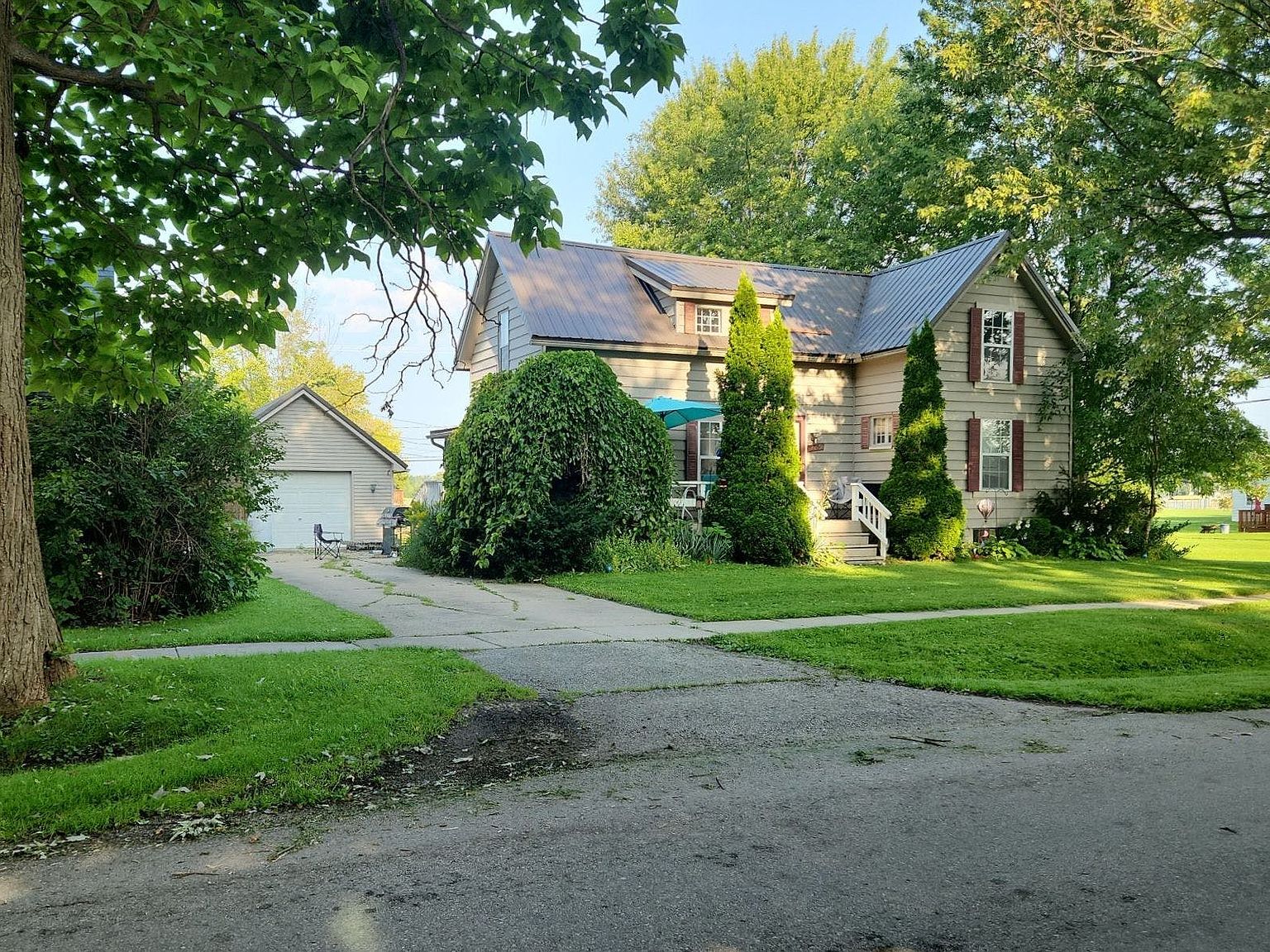 109 N Glassford St, Capac, MI 48014 Zillow