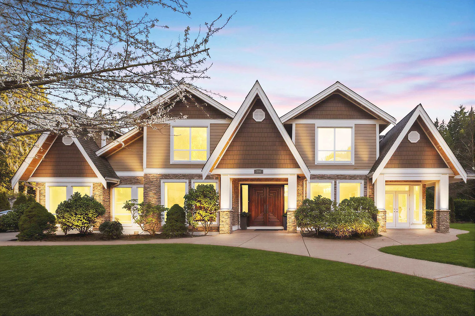 316 Moyne Dr photo 1