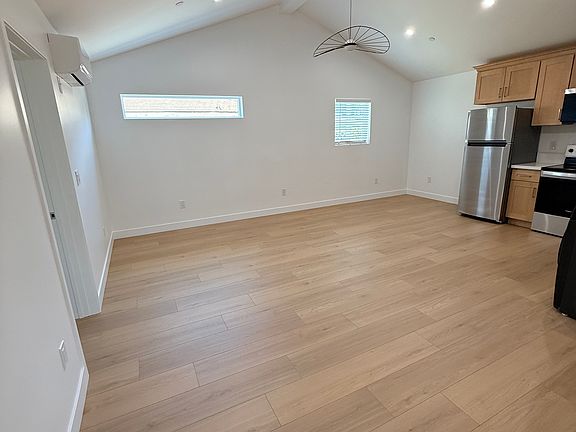 3rd image of 8531 Orange St