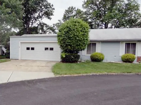 45B Catalpa Plz, Monroe Township, NJ 08831