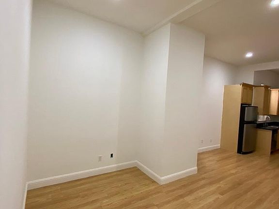 4th image of 1126 Florida St