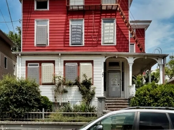 27 Oak St, Paterson City, NJ 07501