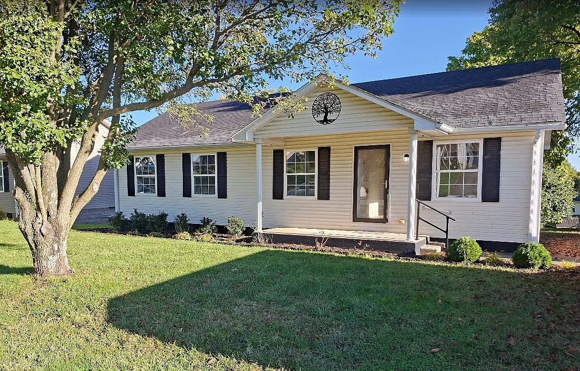 4 bed, 1288 sqft, $1,300 — Photo 1