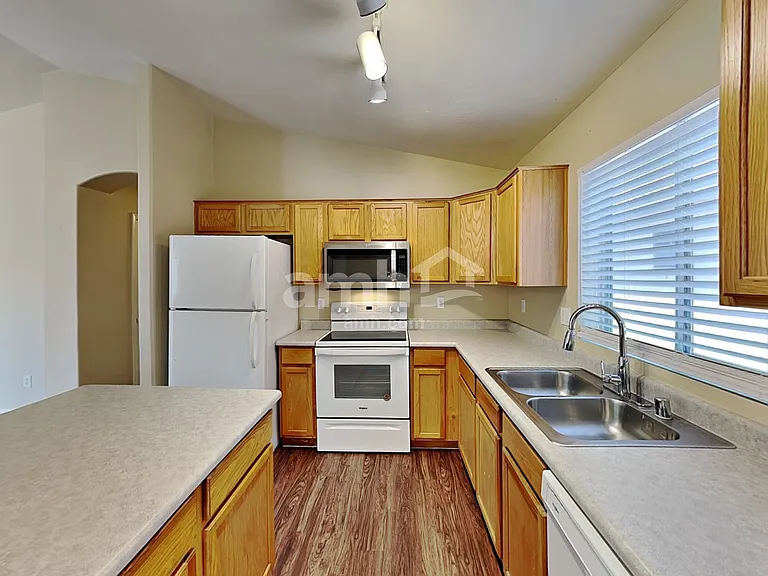 4509 E Windsong Dr — Photo 3