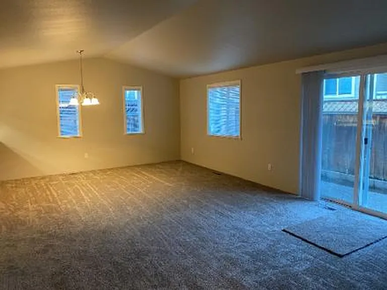 2731 Crater Lake Ave #1-14 — Photo 2