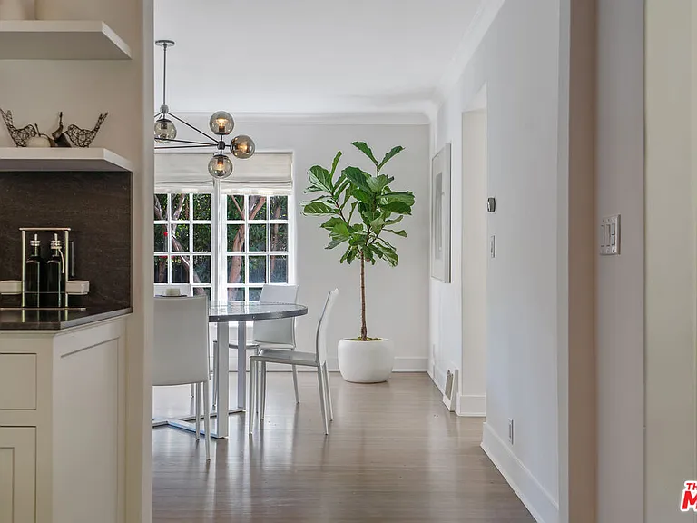 560 S Bronson Ave #A — Photo 31