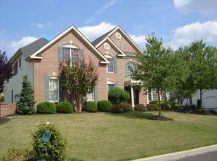 18 Great Oak Rd, Levittown, PA 19057