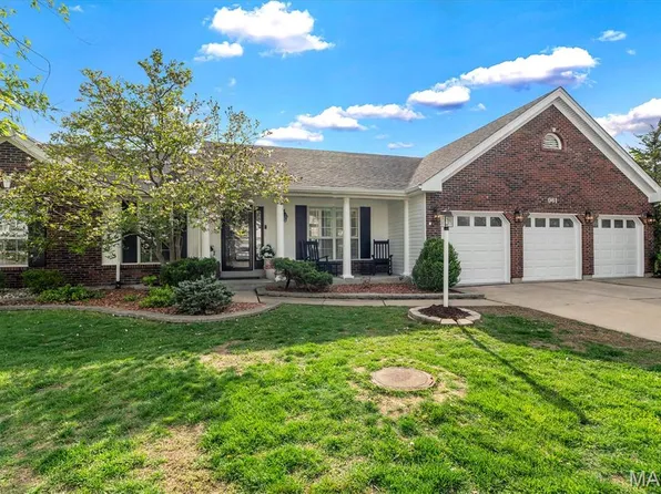 961 Weatherstone Dr, Saint Charles, MO 63304