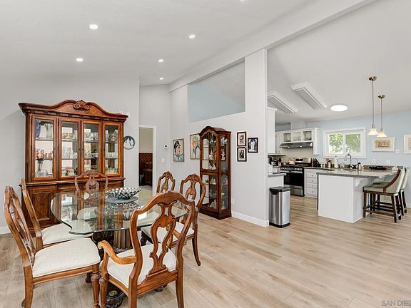 4th image of 2556 Columbine Dr