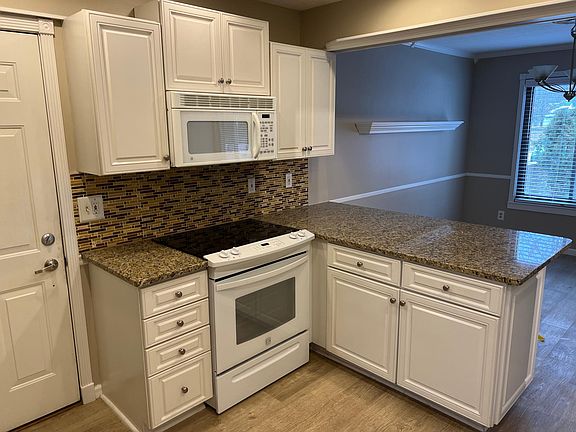 4th image of 811-5 Tollis Pkwy