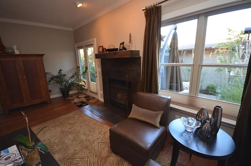 2 bed, 2.5 bath, 1800 sqft, $2,700 — Photo 4