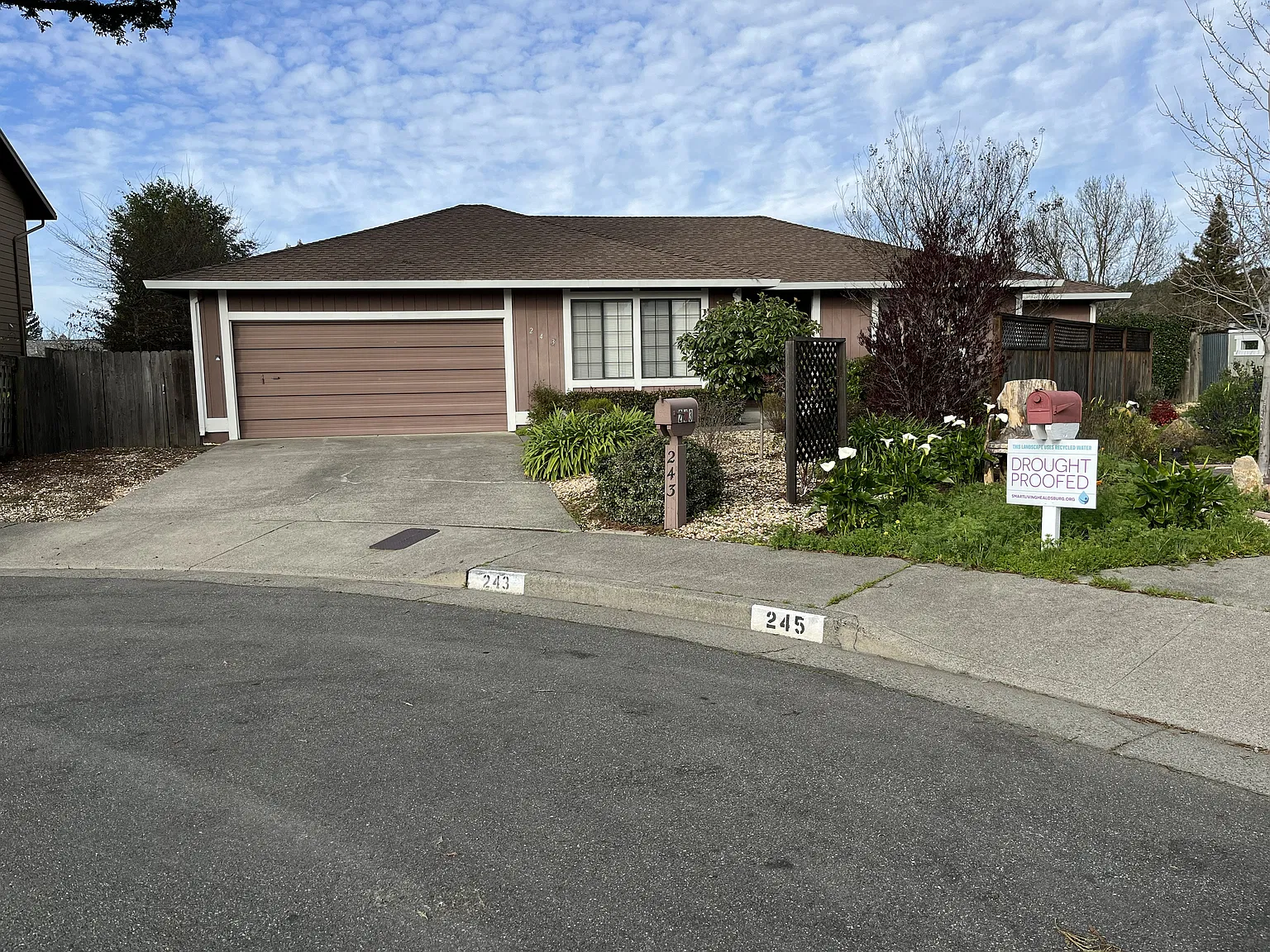 3 bed, 1358 sqft, $3,450 — Photo 2