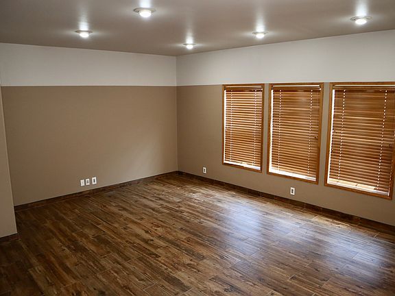 2nd image of 12 Peirce Ct