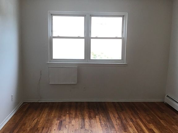 4th image of 31-40 48th St Floor 3